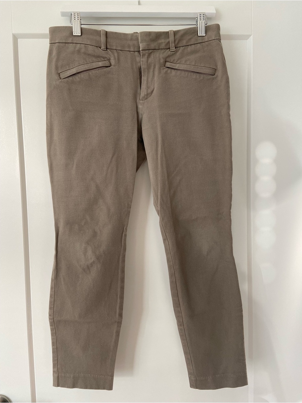 GAP Cropped Slim Ankle Pants in Taupe